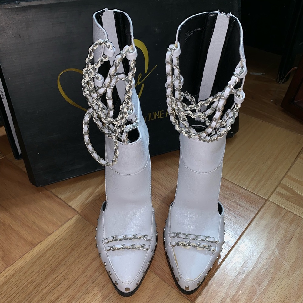 June Ambrose White chain boots SZ9